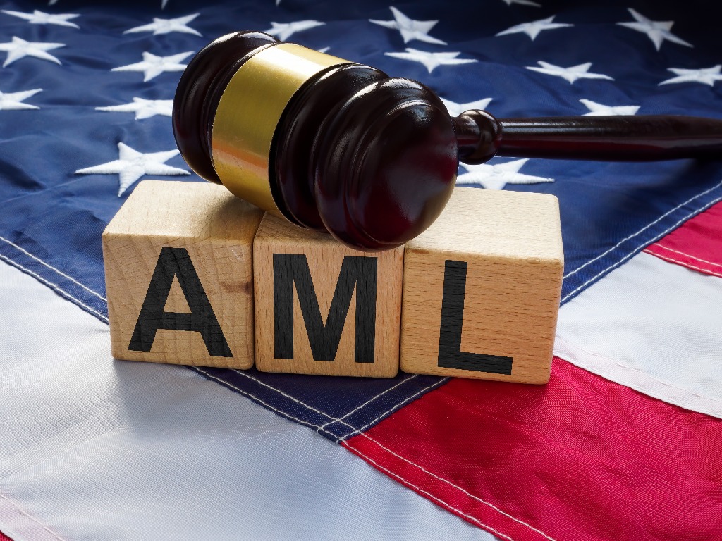 Sen. Warren to reintroduce AML bill extending to DeFi and DAOs